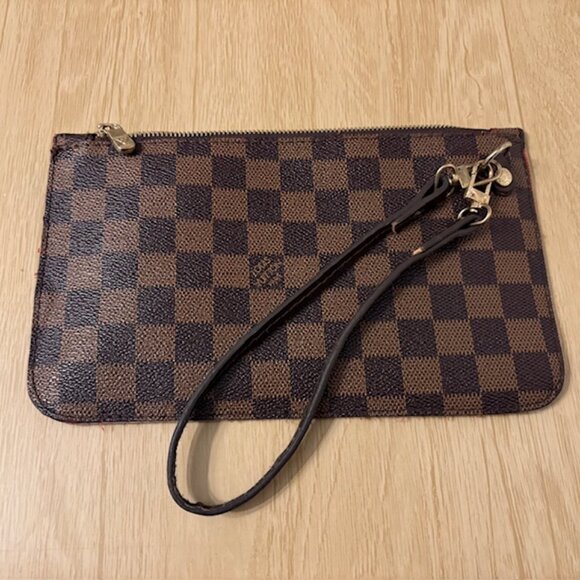 Louis Vuitton Damier Ebene pouch with handstrap - Picture 1 of 8